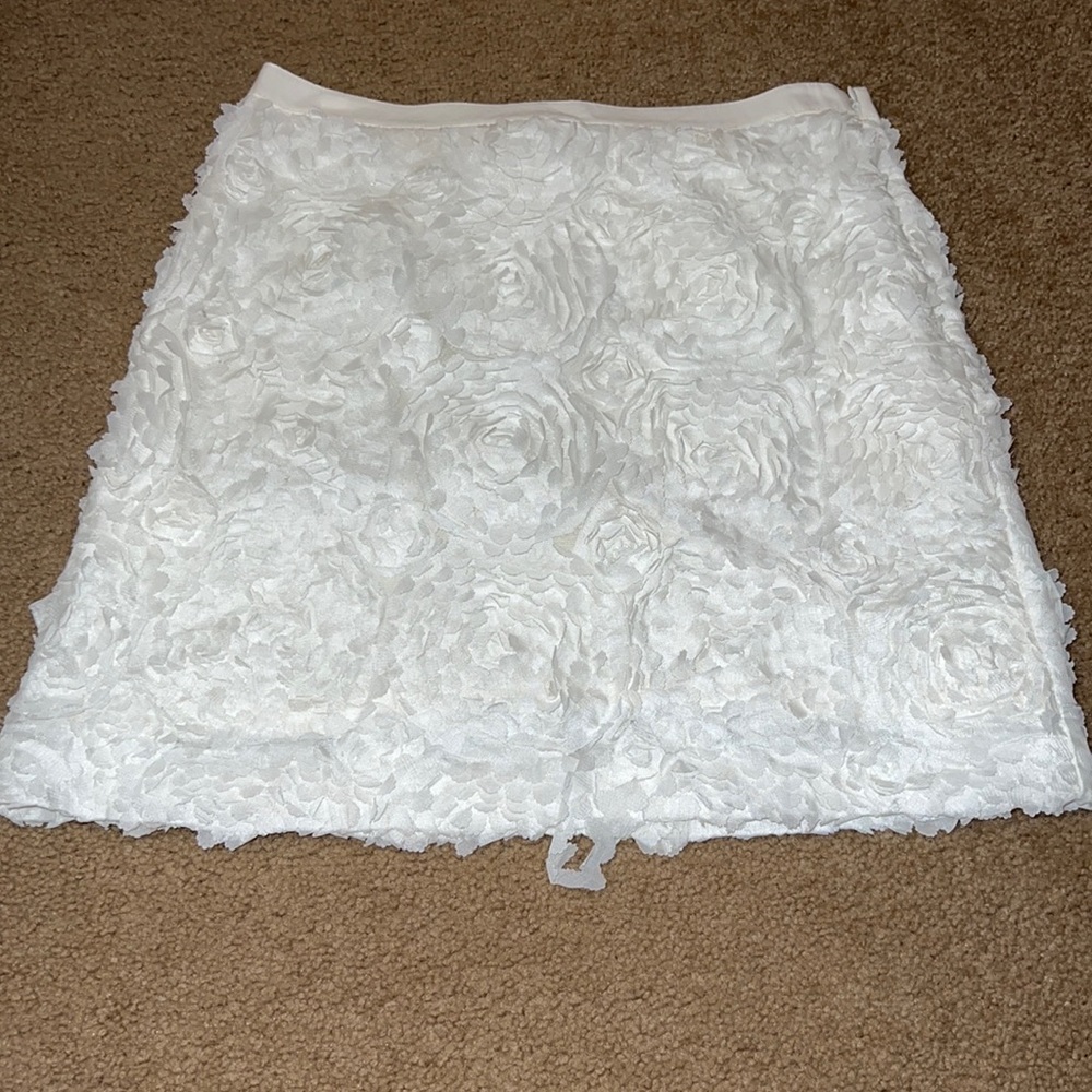 LOFT white flower skirt